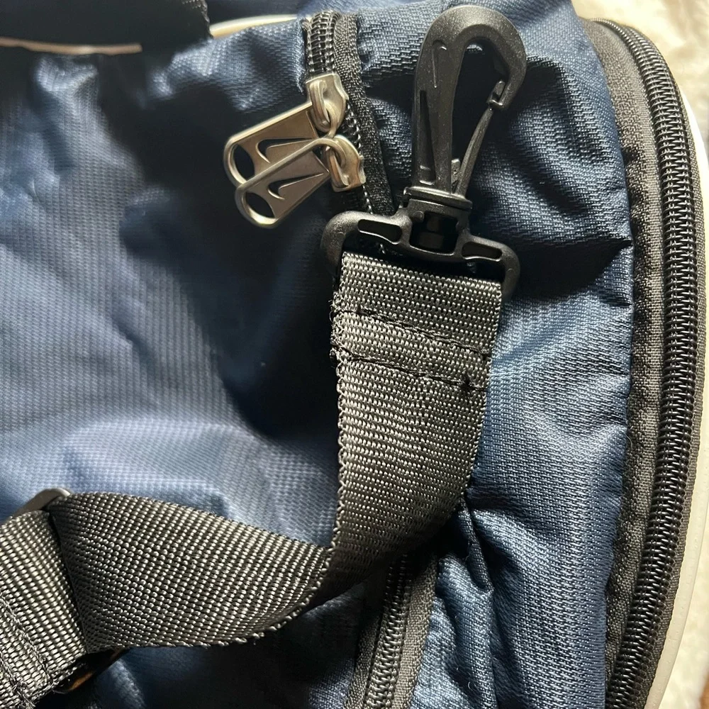 Nike Men's Navy and Black Duffel Bag